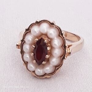 💎Avon Ring Gold Tone Metal Pearly Seed Beads Central Maroon Rhinestone